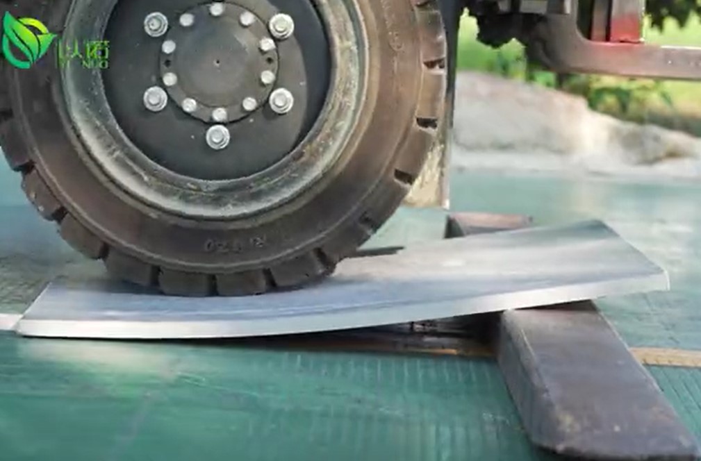 以諾磚機(jī)托板丨韌性、抗斷能力測試